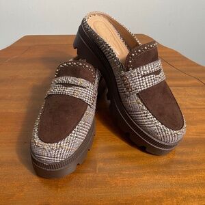 Jessica Simpson Brown and Cream Mules